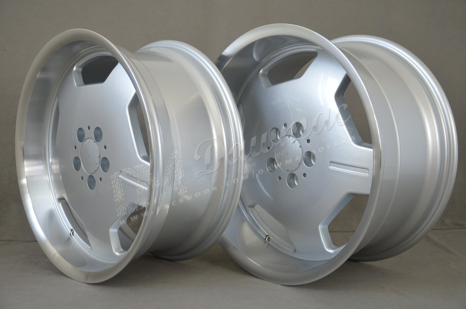 Model: 5270 18" 8J ET35 + 9J ET30 5x112 Silver Machined Lip - obrazek 4