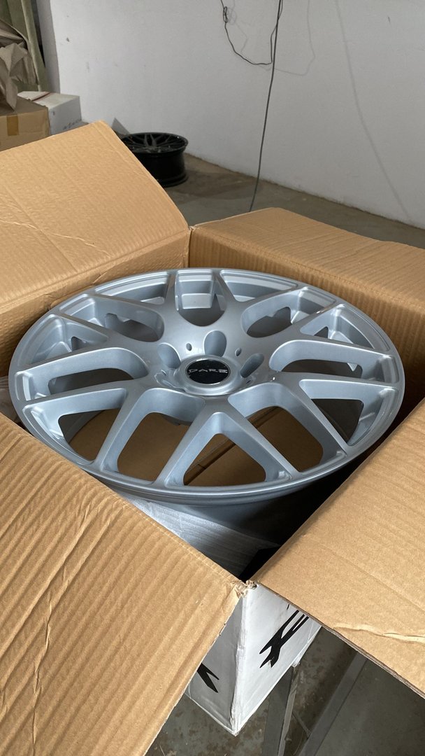 Model: 6055 18" 8J ET40 + 8,5J ET45 5x120 Silver / 3 sztuki - obrazek 3