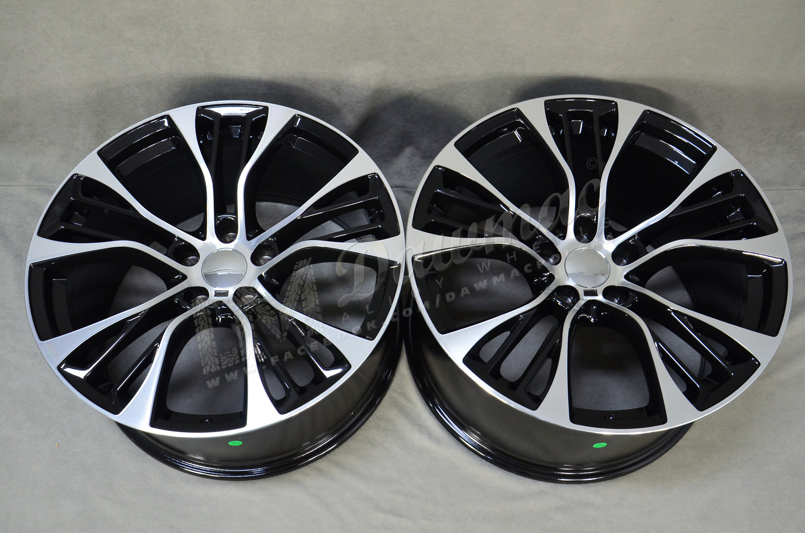 Model: 851 20" 10J ET40 + 11J ET37 5x120 Gloss Black Polished - obrazek 6