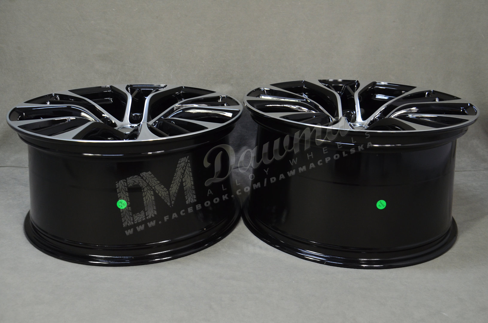 Model: 851 20" 10J ET40 + 11J ET37 5x120 Gloss Black Polished - obrazek 8