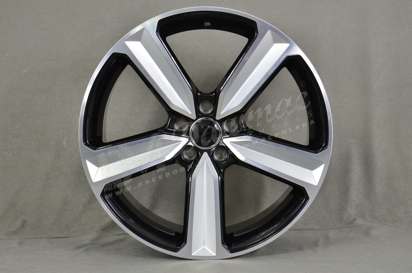 Model: A009 19" 8,5J ET35 5x112 Black Silver Painted Face - obrazek 2