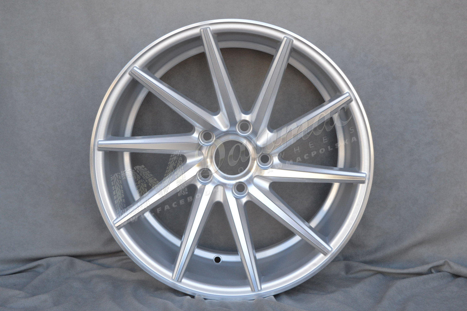 Model: BY1059 18" 8J ET35 + 9J ET35 5x112 Machined Silver - obrazek 2