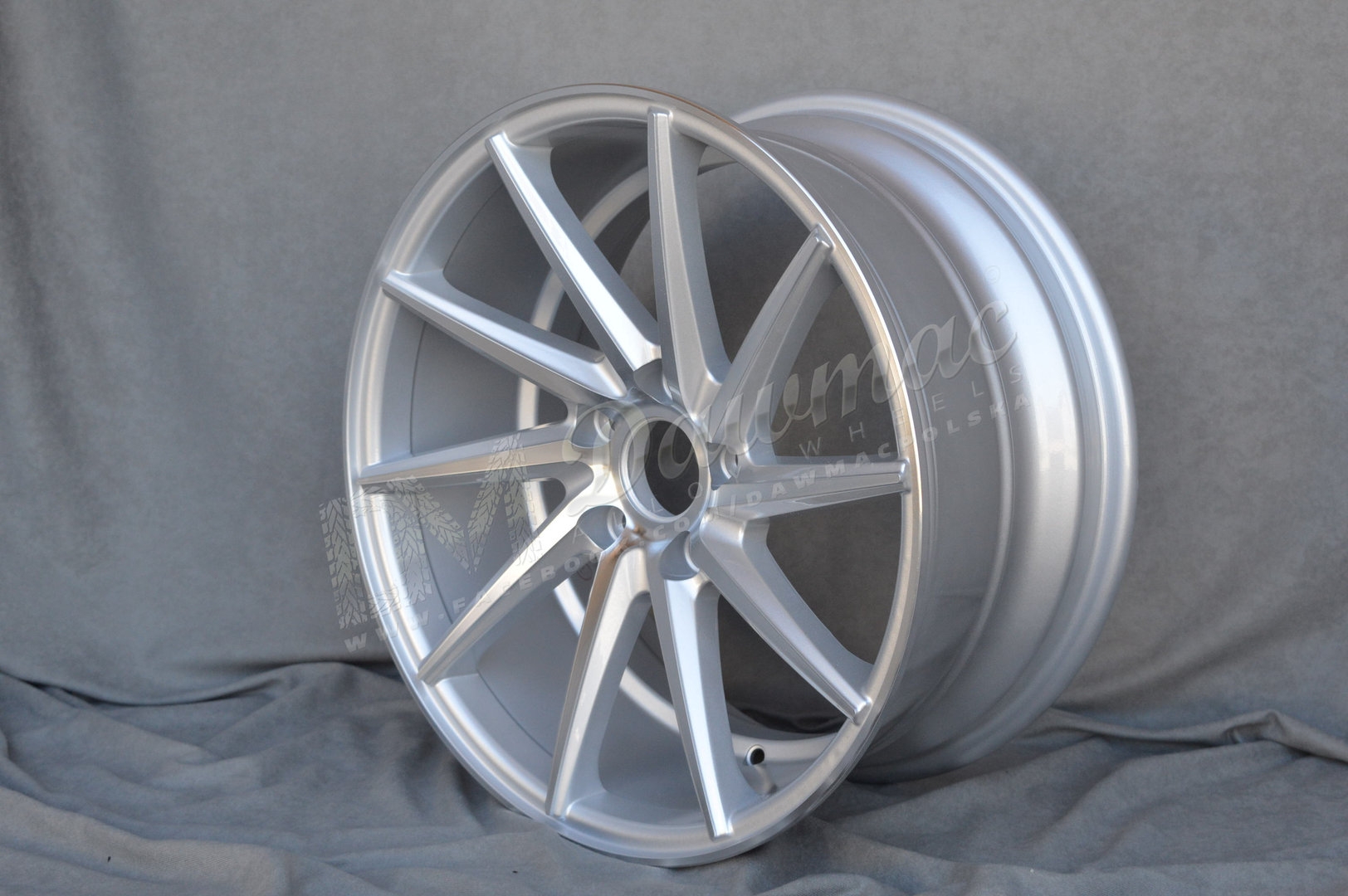 Model: BY1059 19" 8,5J ET35 + 9,5J ET35 5x120 Machined Silver - obrazek 3