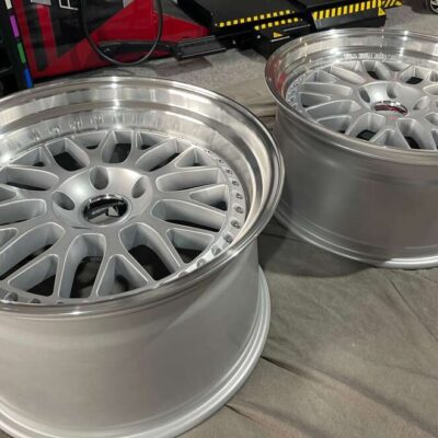 Model: FE55 19" 9,5J ET22 + 11J ET25 5x120 MS