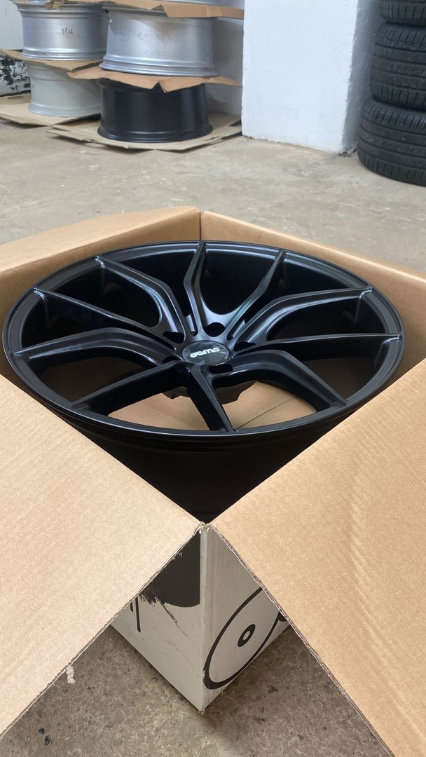 Model: IFG17 19" 9,5J ET33 5x112 Matt Black / 3 sztuki - obrazek 3