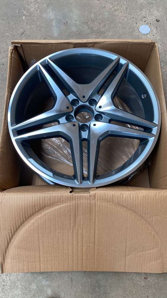 Model: S555 20" 8,5J ET45 5x112 GM Pol / 1 sztuka