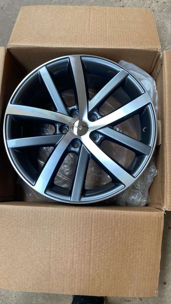 Model: W049 18" 8J ET42 5x112 Grey Machined Face / 1 sztuka
