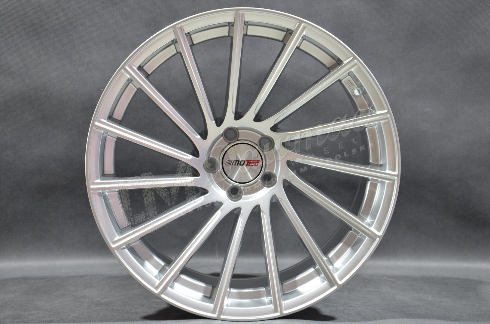 Motec Tornado 20" 9J ET35 + 10,5J ET35 5x120 High Gloss Silver - obrazek 2