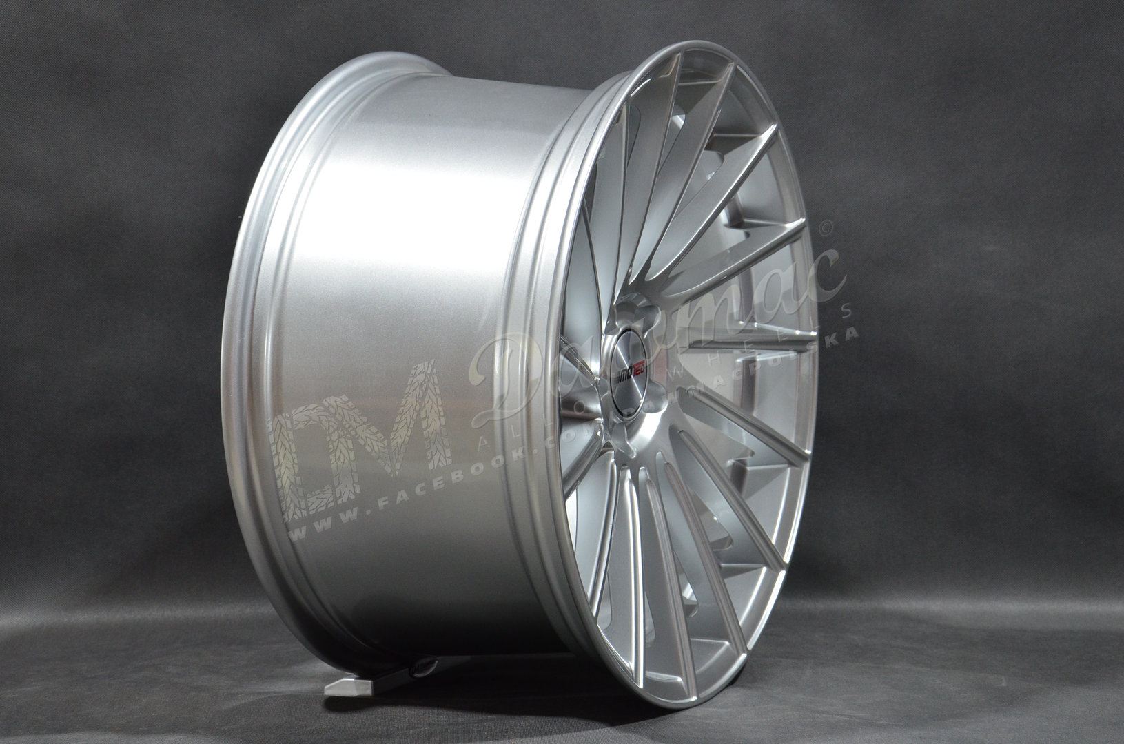 Motec Tornado 20" 9J ET35 + 10,5J ET45 5x120 High Gloss Silver - obrazek 4