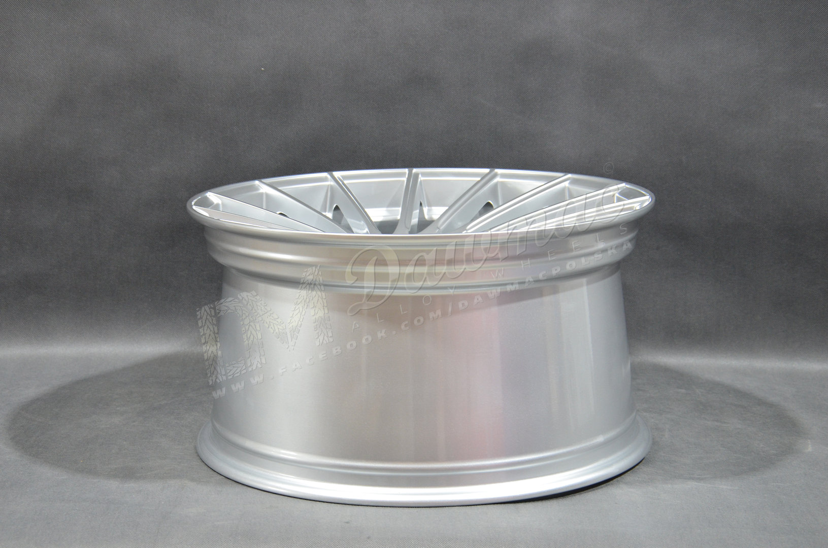 Motec Tornado 20" 9J ET35 5x112 High Gloss Silver - obrazek 6