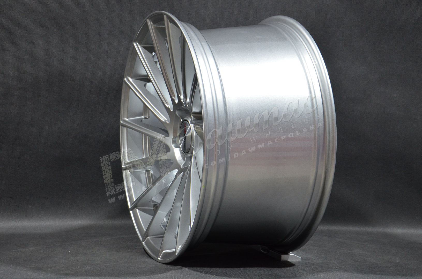 Motec Tornado 20" 9J ET45 5x112 High Gloss Silver - obrazek 3