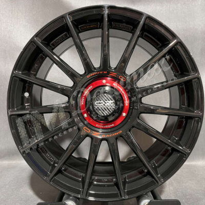 OZ Racing Superturismo Evoluzione 18" 8J ET45 5x112 Gloss Black