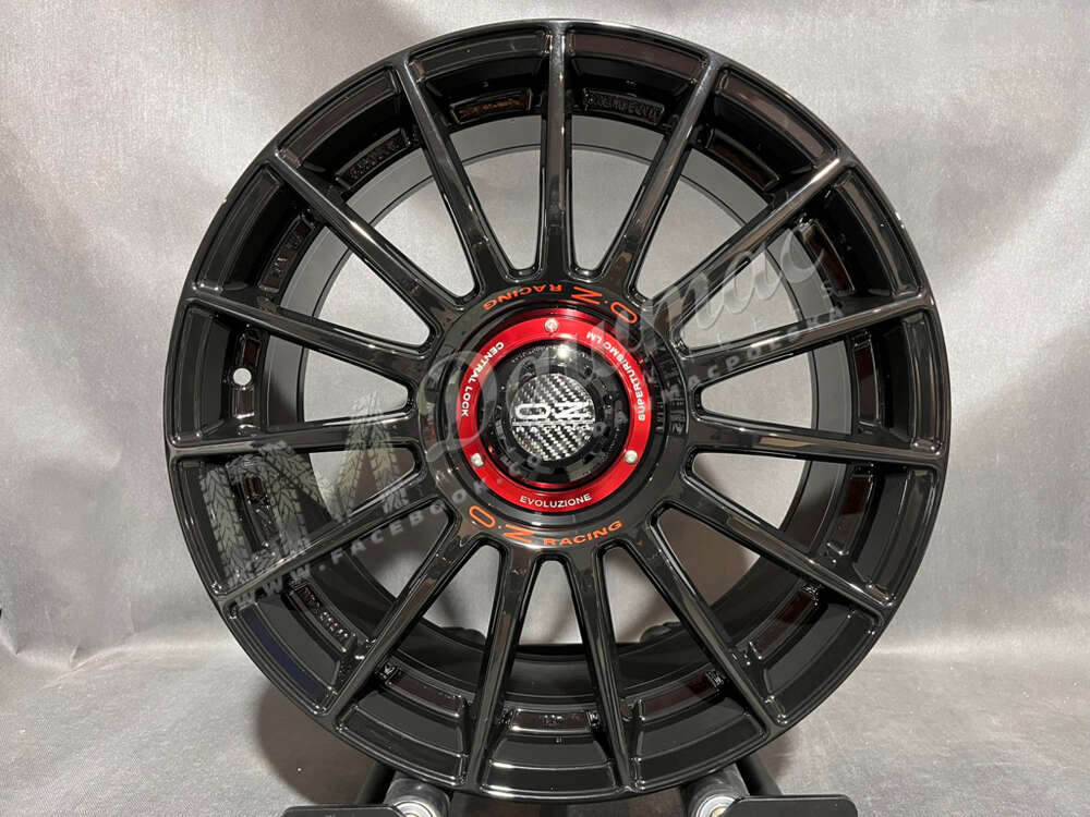 OZ Racing Superturismo Evoluzione 18" 8J ET48 5x112 Gloss Black