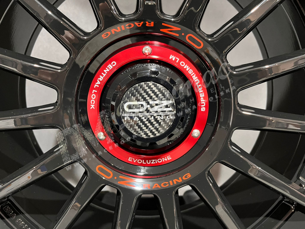 OZ Racing Superturismo Evoluzione 19" 8,5J ET30 5x112 Gloss Black - obrazek 6
