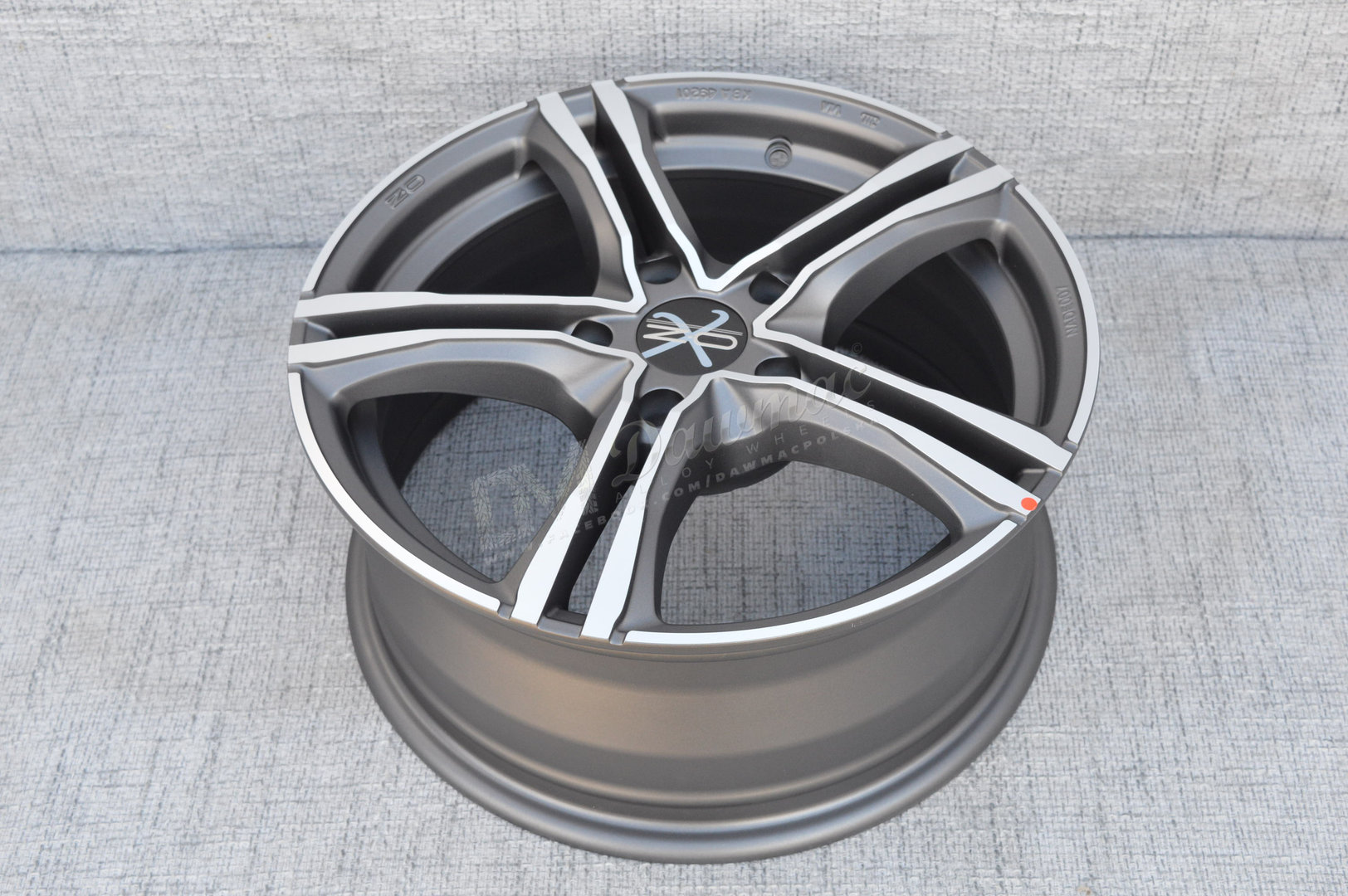 OZ Racing X5B 17" 7,5J ET35 5x112 Matt Graphite Diamond Cut - obrazek 5