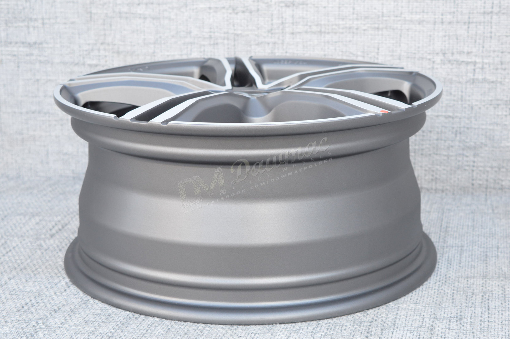 OZ Racing X5B 17" 7,5J ET45 5x108 Matt Graphite Diamond Cut - obrazek 6