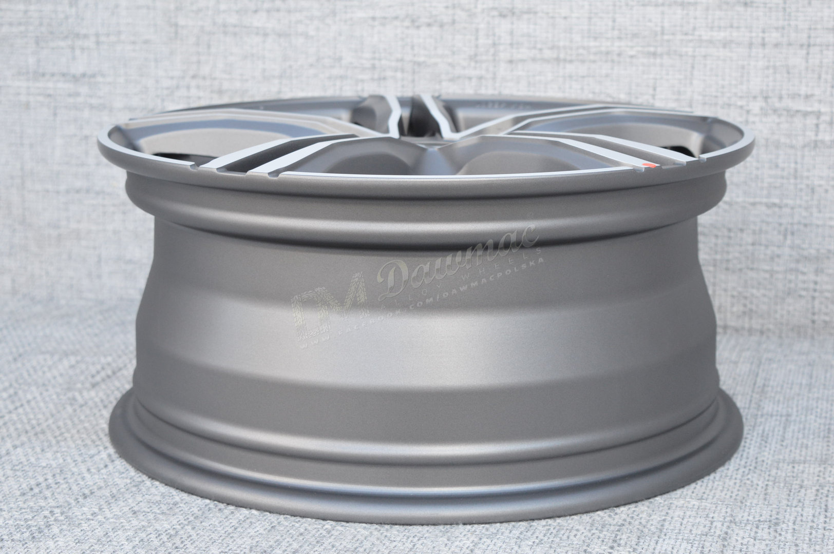 OZ Racing X5B 17" 7,5J ET45 5x108 Matt Graphite Diamond Cut - obrazek 7