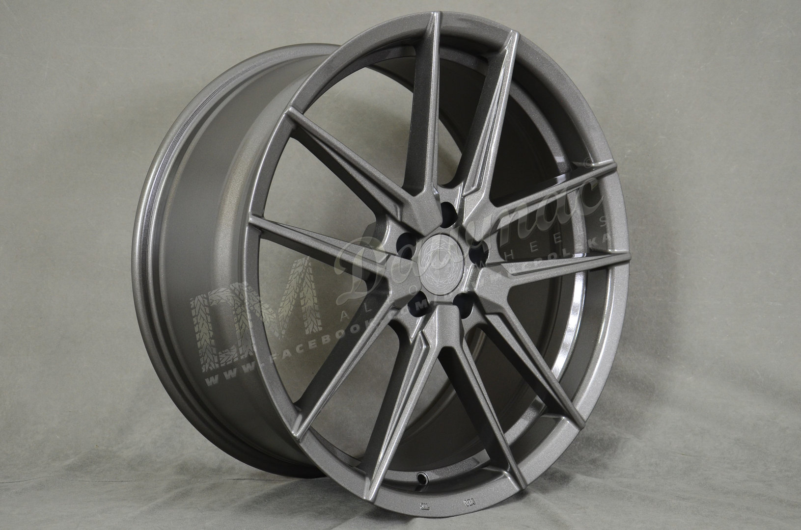 Quantum44 SFF1 20" 10J ET26 + 11J ET35 5x120 Diamond Graphite - obrazek 3