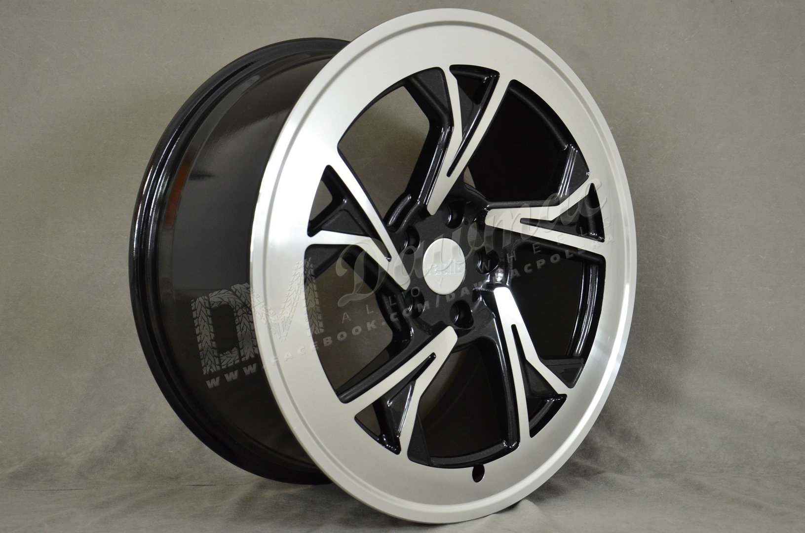 Radi8 R8-C5 18" 8,5J ET40 5x112 Gloss Black Machined Face - obrazek 3