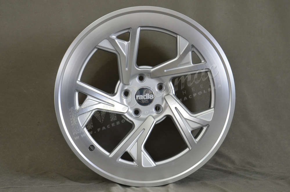 Radi8 R8-C5 18" 8,5J ET40 + 9,5J ET42 5x112 Matt Silver Machined Face
