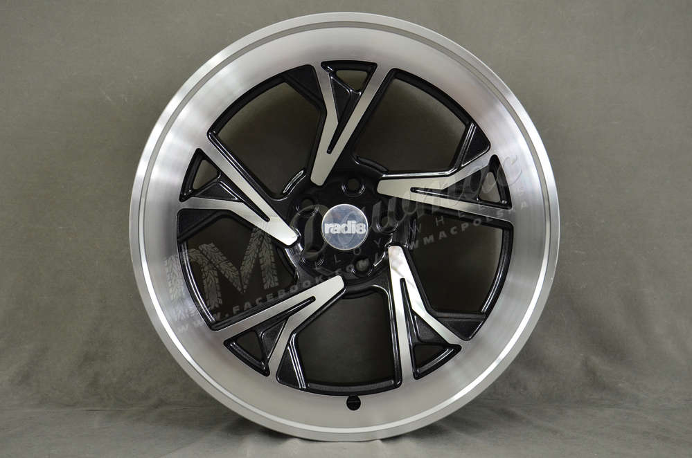 Radi8 R8-C5 19" 10J ET38 5x100 Gloss Black Machined Face
