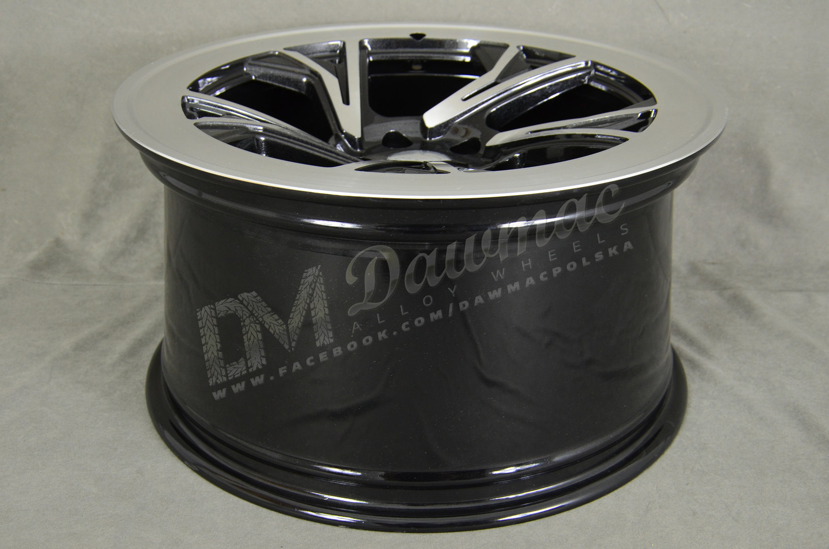 Radi8 R8-C5 19" 10J ET38 5x100 Gloss Black Machined Face - obrazek 6