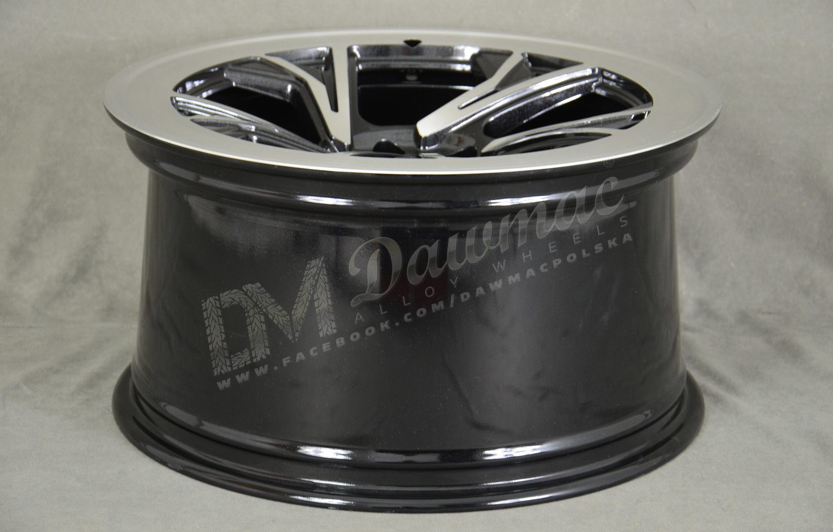 Radi8 R8-C5 19" 10J ET40 5x120 Gloss Black Machined Face - obrazek 7