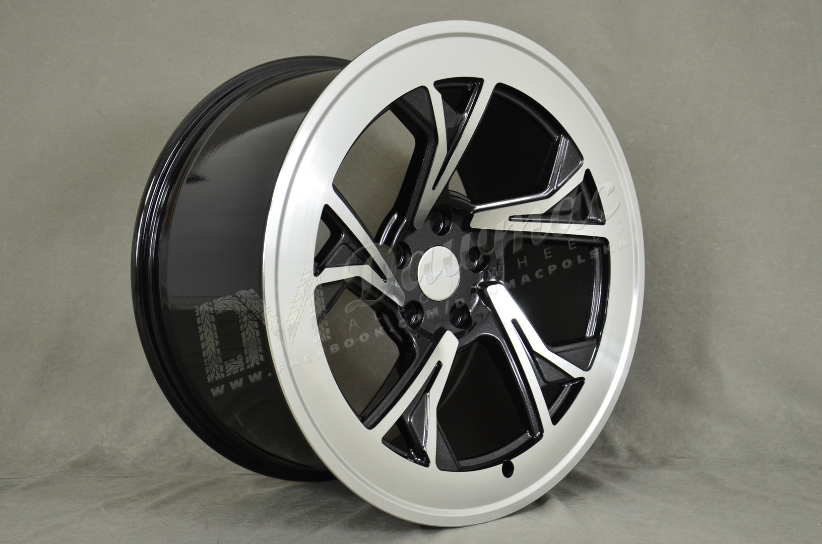 Radi8 R8-C5 19" 10J ET42 5x112 Gloss Black Machined Face - obrazek 3