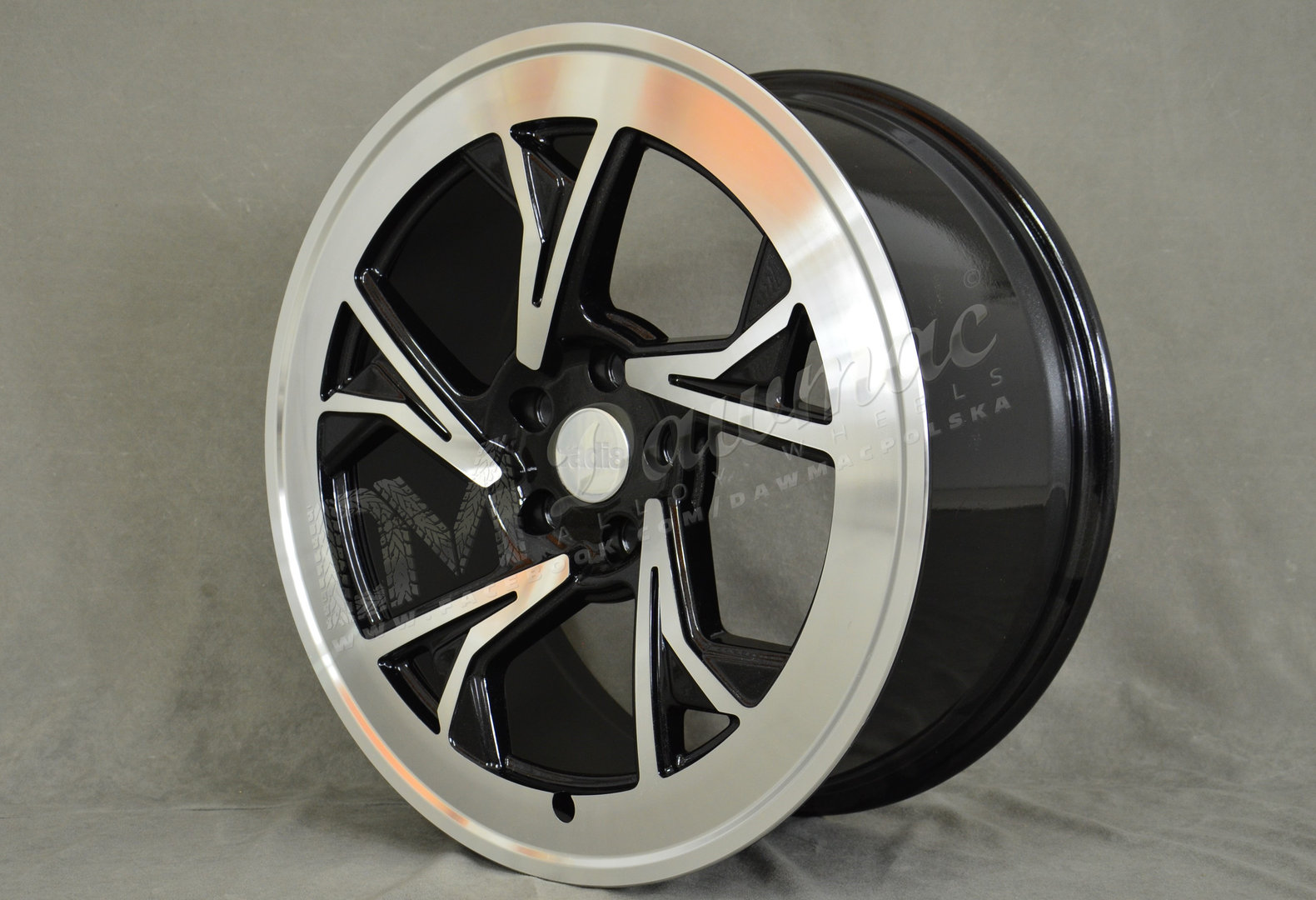 Radi8 R8-C5 19" 8,5J ET38 5x100 Gloss Black Machined Face - obrazek 4