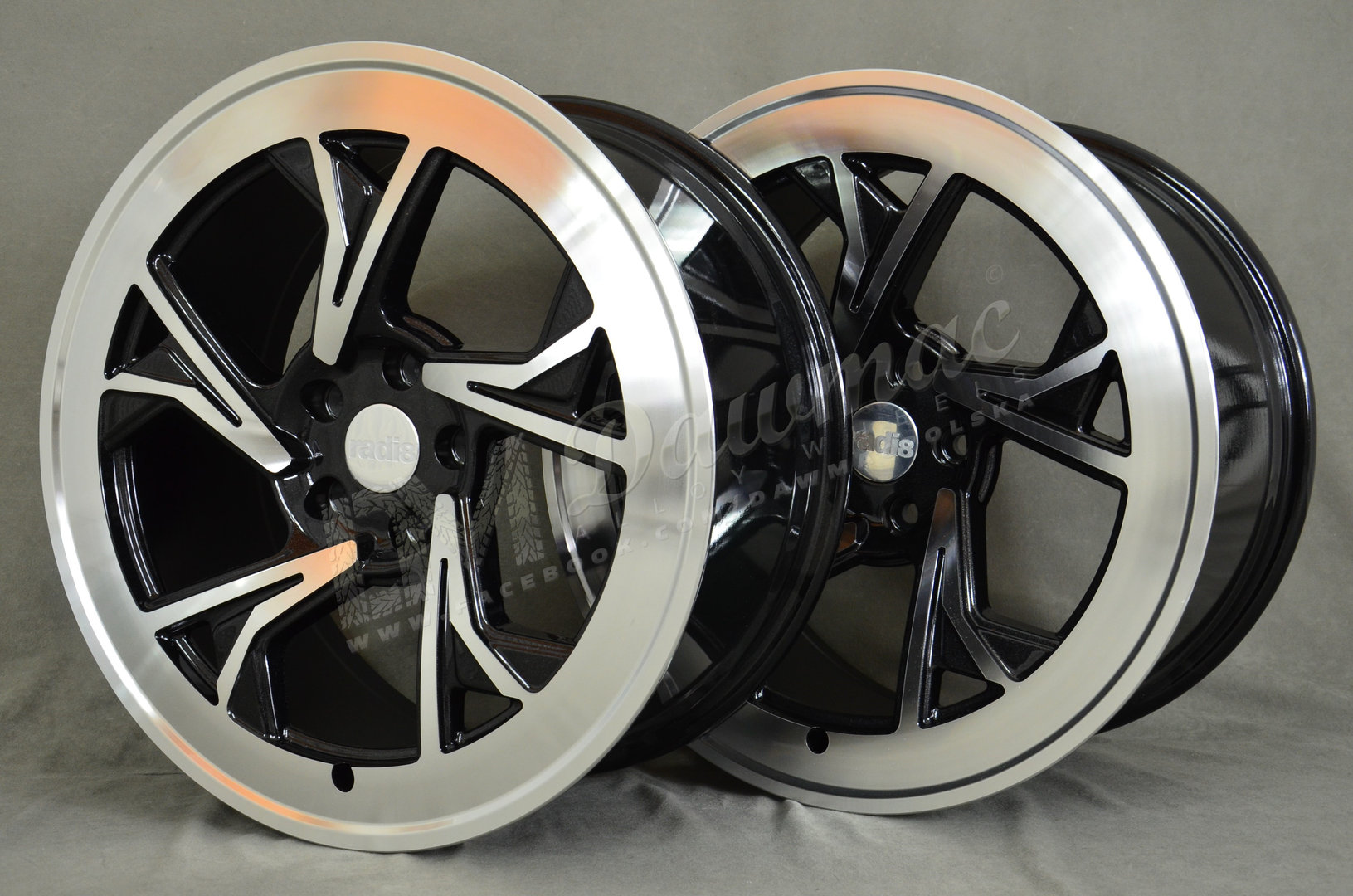Radi8 R8-C5 19" 8,5J ET45 + 10J ET42 5x112 Gloss Black Machined Face - obrazek 5