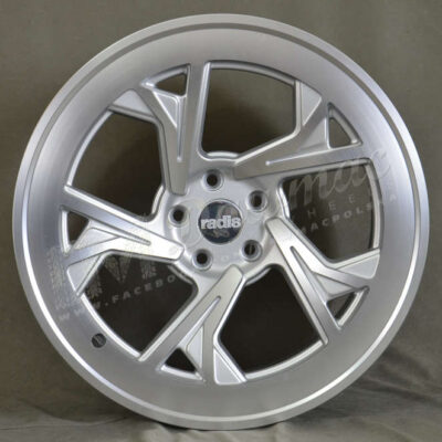 Radi8 R8-C5 19" 8,5J ET45 + 10J ET42 5x112 Matt Silver Machined Face