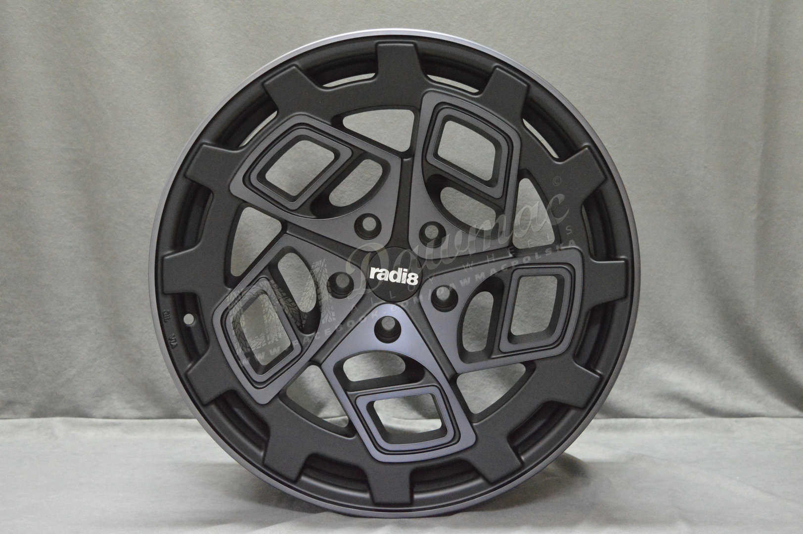 Radi8 R8-CM9 19" 8,5J ET42 + 10J ET42 5x112 Dark Mist - obrazek 2