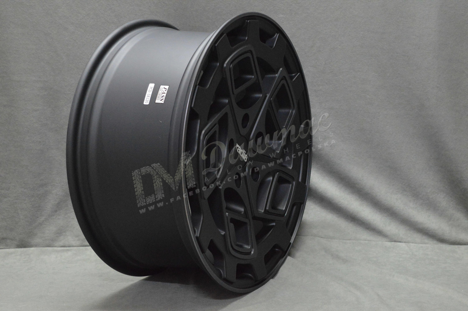 Radi8 R8-CM9 19" 8,5J ET42 + 10J ET42 5x112 Dark Mist - obrazek 4