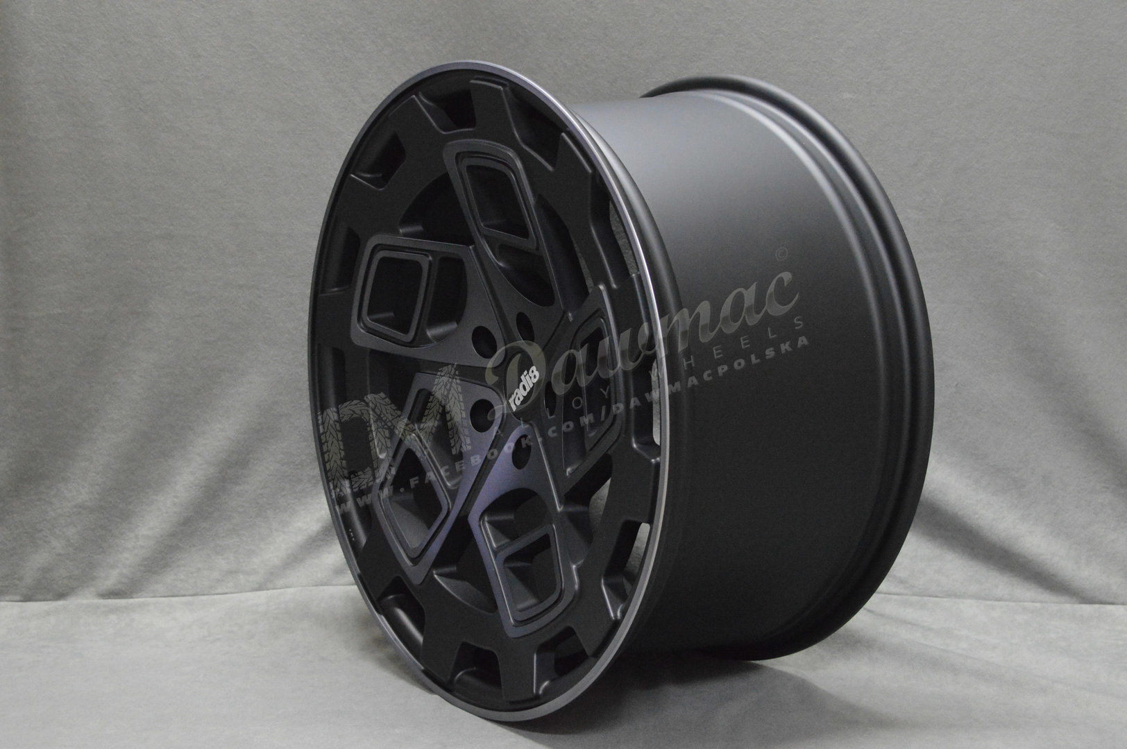 Radi8 R8-CM9 20" 8,5J ET42 + 10J ET42 5x112 Dark Mist - obrazek 4