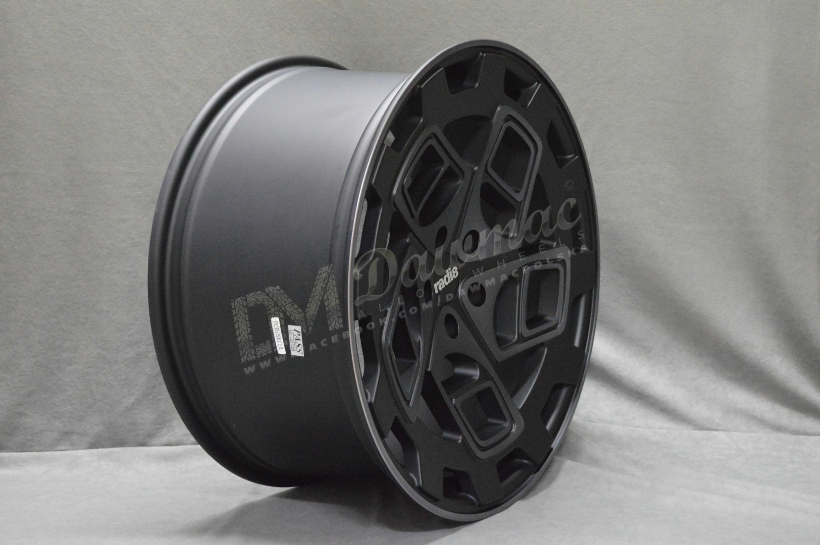 Radi8 R8-CM9 20" 8,5J ET42 + 10J ET42 5x112 Dark Mist - obrazek 5