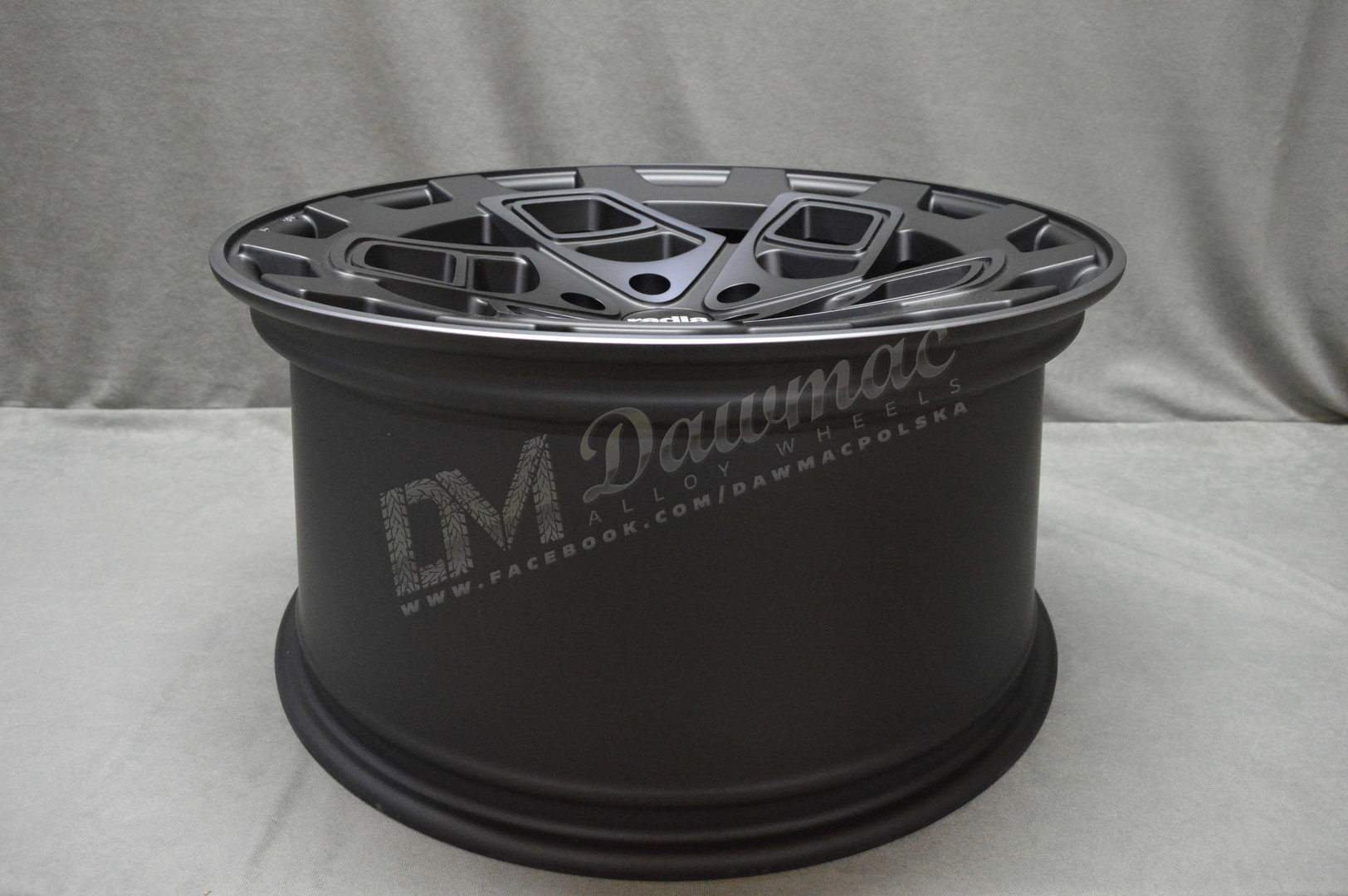 Radi8 R8-CM9 20" 8,5J ET42 + 10J ET42 5x112 Dark Mist - obrazek 8