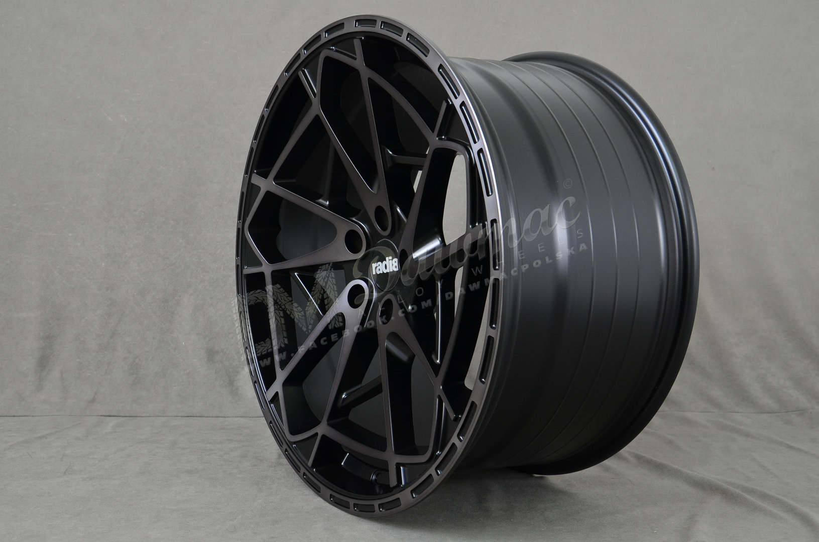 Radi8 R8-HS9 20" 8,5J ET35 + 10J ET42 5x120 Dark Mist - obrazek 4