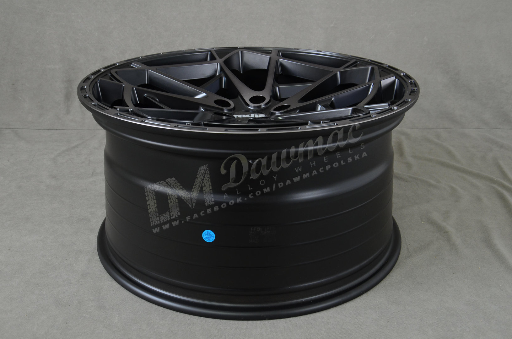 Radi8 R8-HS9 20" 8,5J ET35 + 10J ET42 5x120 Dark Mist - obrazek 7