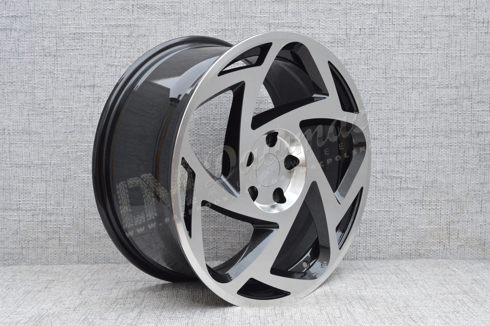 Radi8 R8-S5 18" 8,5J ET35 5x100 Gloss Black Machined Face - obrazek 4