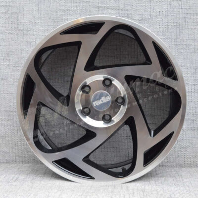 Radi8 R8-S5 18" 8,5J ET40 5x112 Gloss Black Machined Face