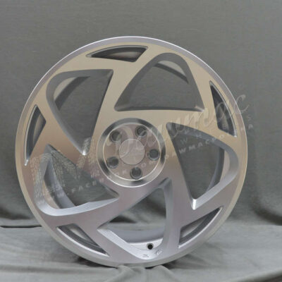 Radi8 R8-S5 18" 8,5J ET42 5x112 Matt Silver Machined Face