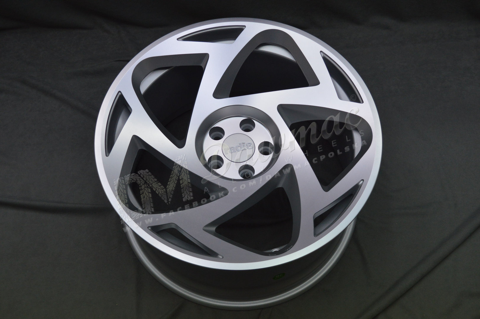 Radi8 R8-S5 18" 8,5J ET42 + 9,5J ET42 5x112 Matt Silver Machined Face - obrazek 5