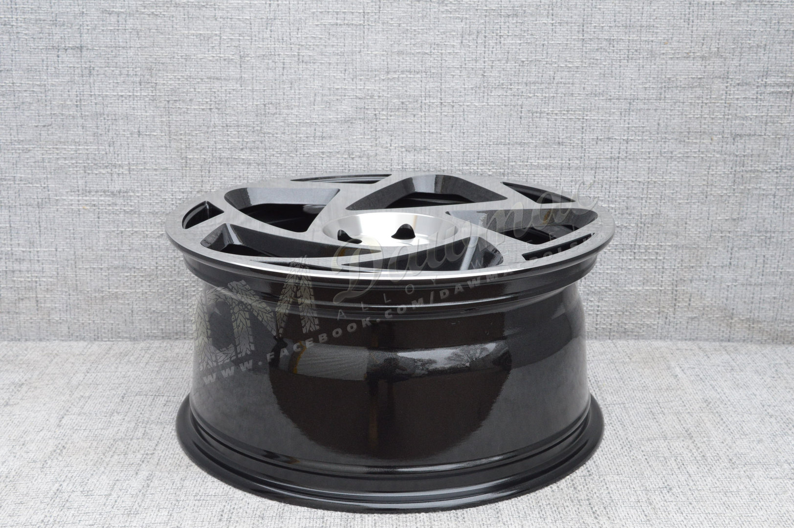 Radi8 R8-S5 18" 9,5J ET40 5x112 Gloss Black Machined Face - obrazek 6