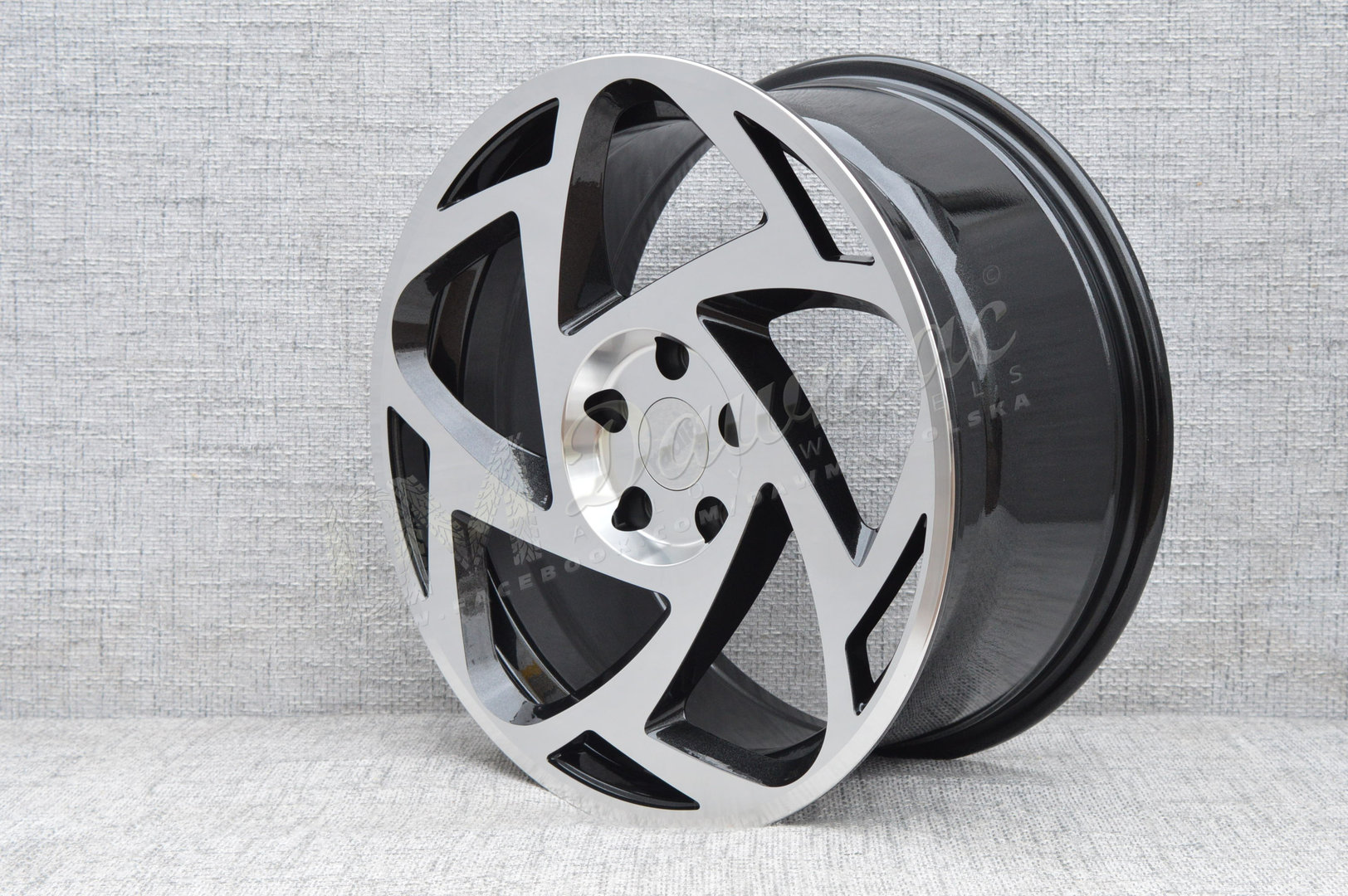 Radi8 R8-S5 19" 8,5J ET45 + 10J ET42 5x112 Gloss Black Machined Face - obrazek 3