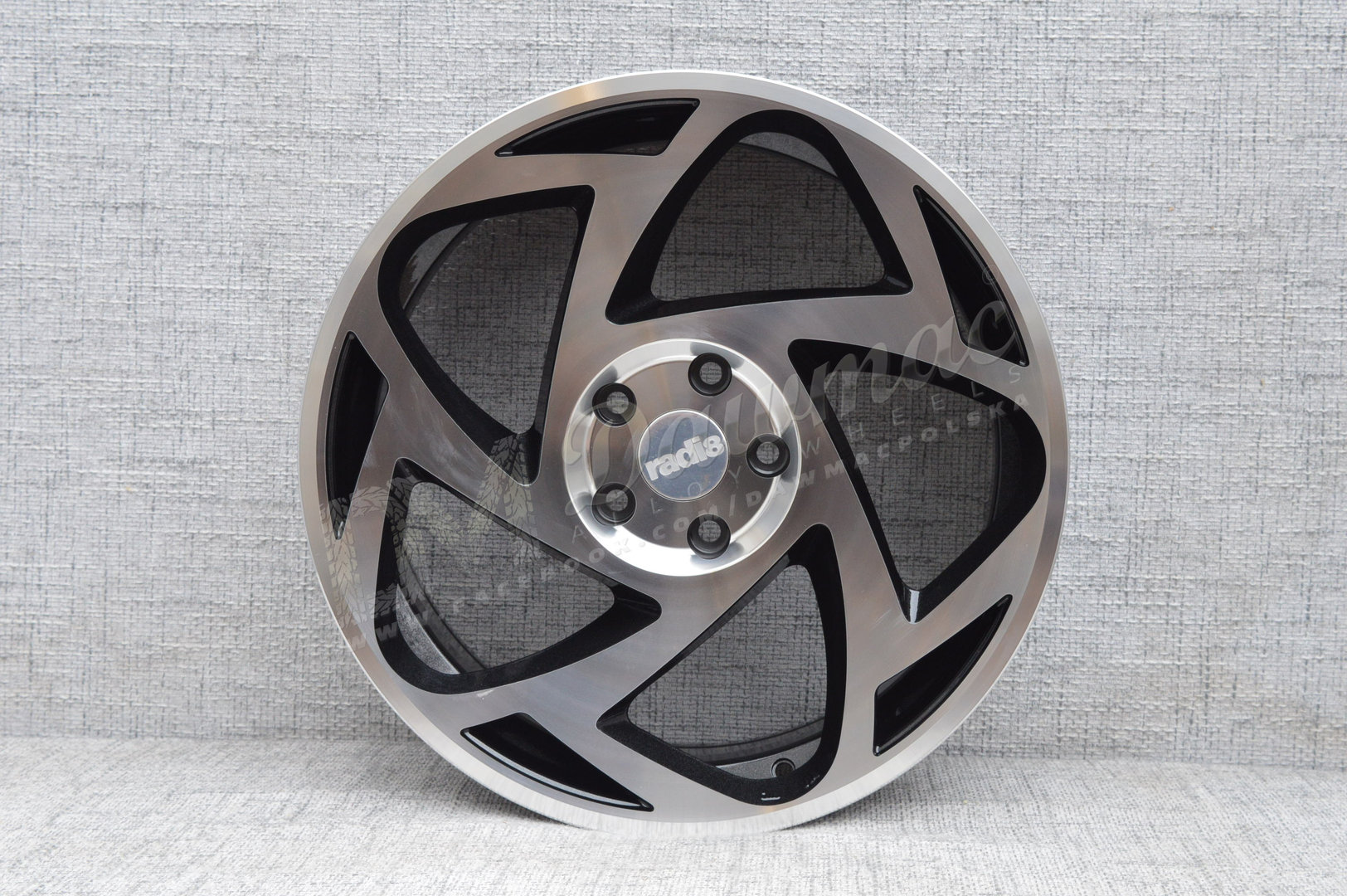 Radi8 R8-S5 20" 8,5J ET45 5x112 Gloss Black Machined Face - obrazek 2