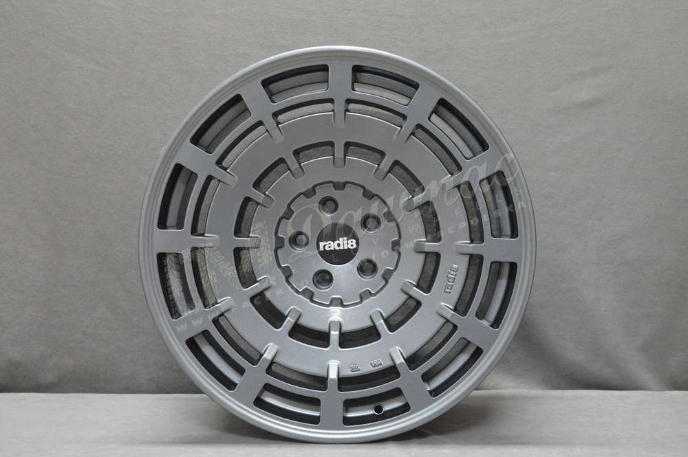 Radi8 R8-SD11 19" 8,5J ET35 + 10J ET40 5x112 Gun Metal