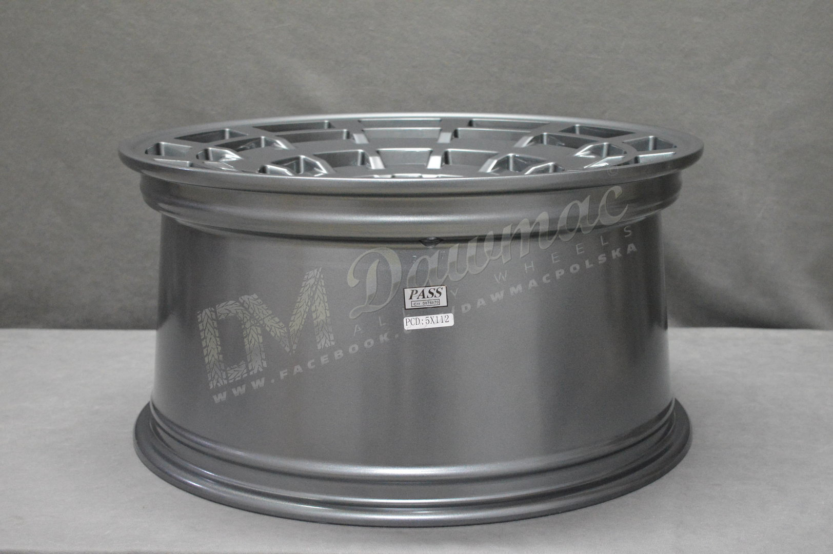 Radi8 R8-SD11 19" 8,5J ET35 + 10J ET40 5x112 Gun Metal - obrazek 8