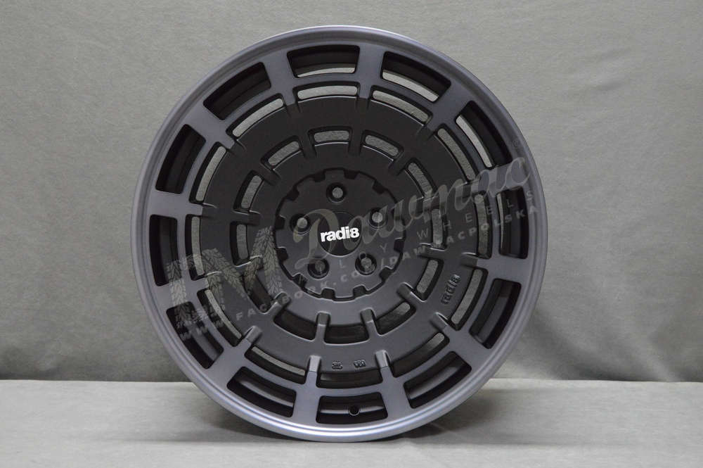 Radi8 R8-SD11 19" 8,5J ET45 + 10J ET42 5x112 Dark Mist