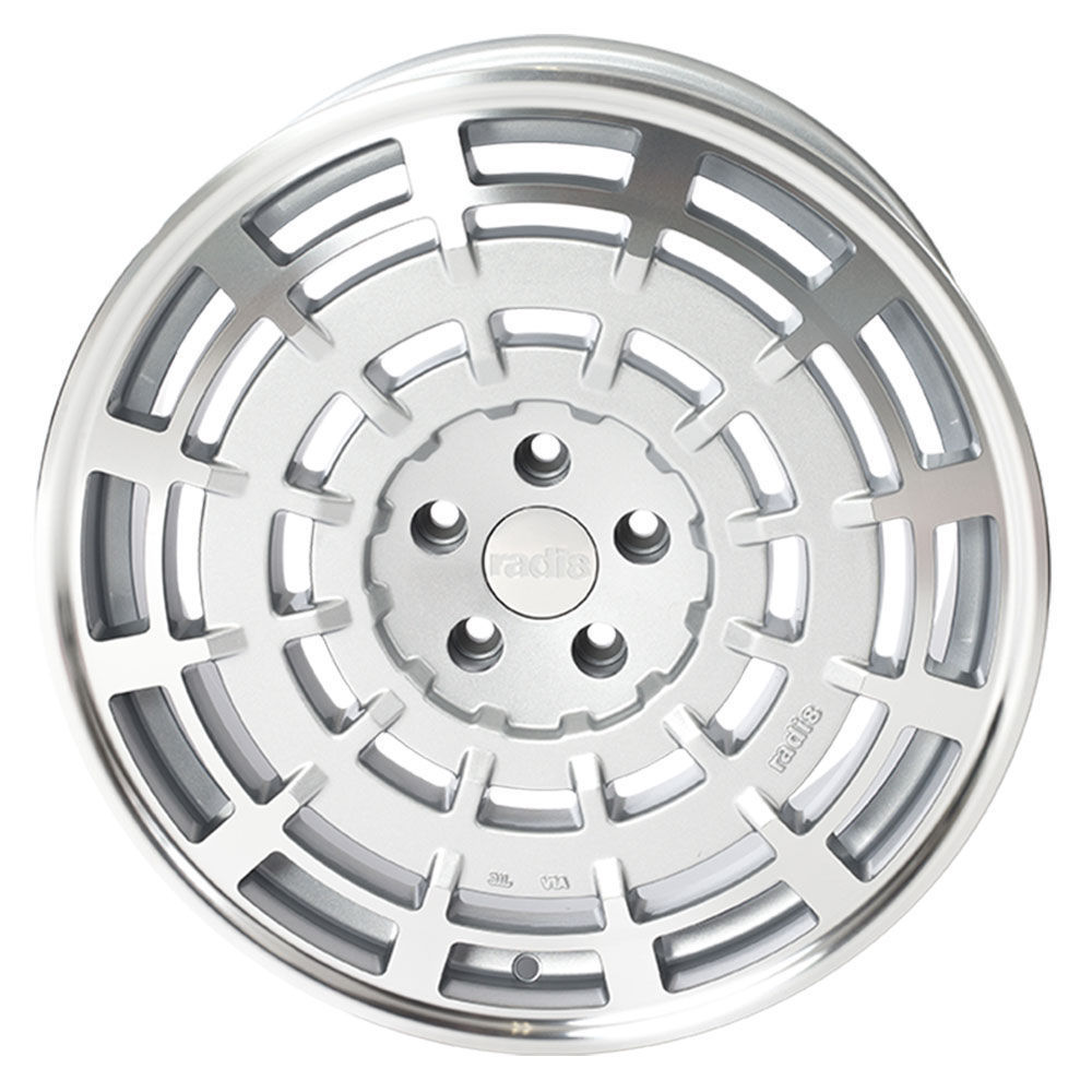 Radi8 R8-SD11 19" 8,5J ET45 5x112 Matt Silver Machined Face - obrazek 3