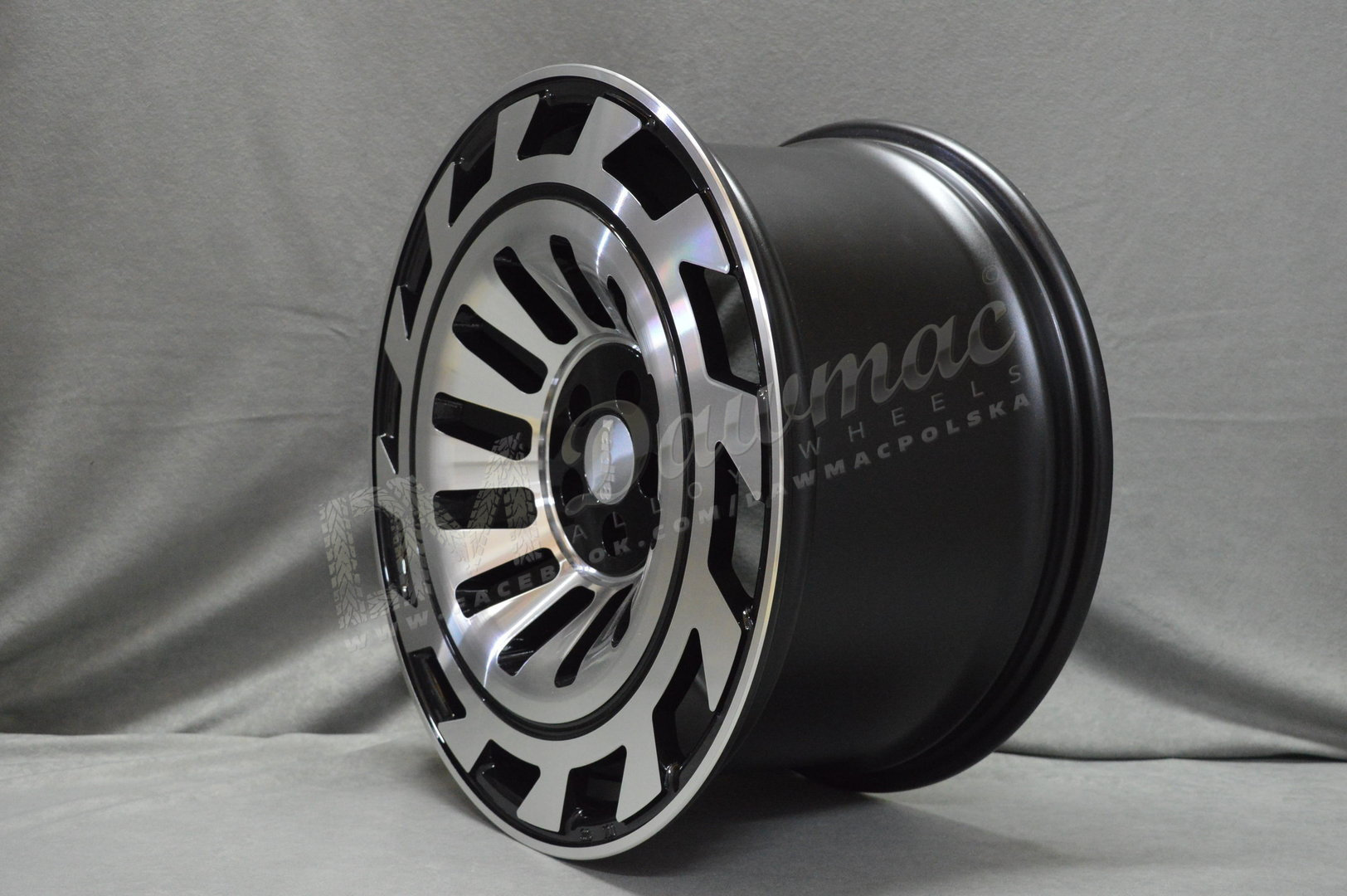 Radi8 R8-T12 18" 9,5J ET42 5x112 Gloss Black Machined Face - obrazek 4